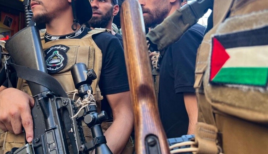 تسليم السلاح الفلسطيني… الشهر المقبل