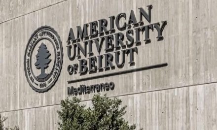 نقولا أبو فيصل يكتب.. حين يُزهِر الأبناء من الدمع إلى المجد