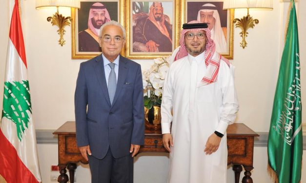 سكاف ‏بعد لقائه بخاري‬⁩: علينا العمل الدؤوب لتحييد ⁧‫لبنان‬⁩ عن جحيم يلف المنطقة بنيرانه