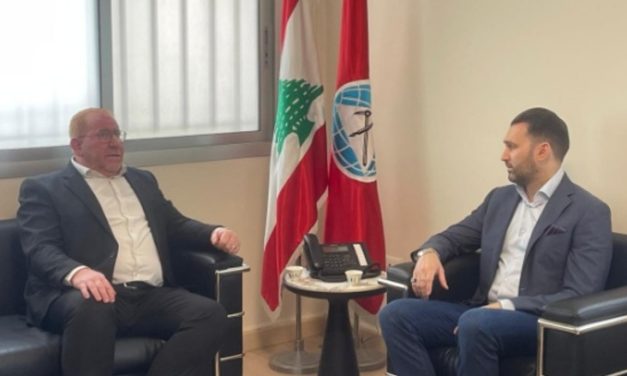 النائب جنبلاط يبحث المستجدات مع وفد من “الجماعة الإسلامية”
