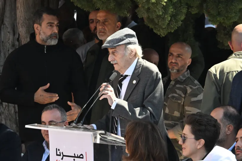 رسالة بسلاح جنبلاط: مخرجٌ لائقٌ لحزب الله بلا عزلٍ ولا هزيمة