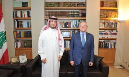 بخاري بحث آخر المستجدات السياسية مع السنيورة