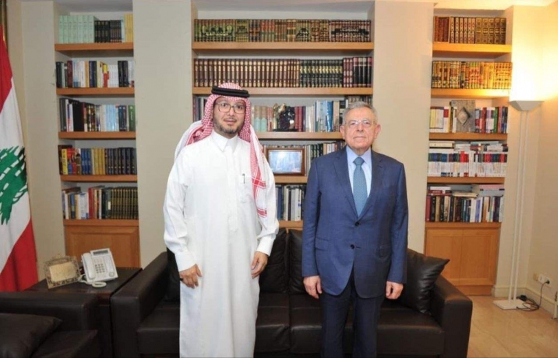 بخاري بحث آخر المستجدات السياسية مع السنيورة