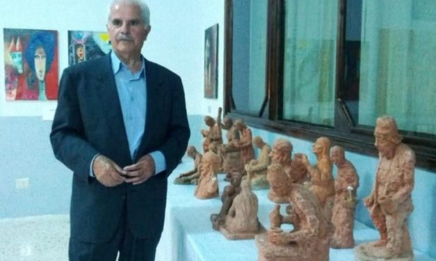 حوّل الطين إلى منحوتات وإبداع… عارف أبو لطيف يخلّد حكايا الوجوه ويرحل