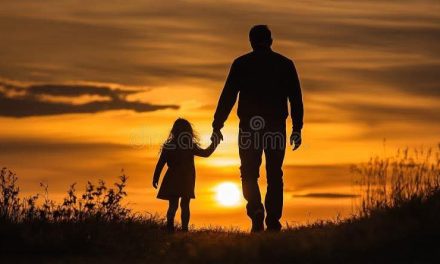 كتب نقولا أبو فيصل “الابنة في حياة الوالد… ولادة جديدة”