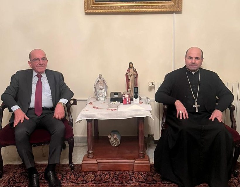 رئيس بلدية المرج السابق منور الجراح زار المطران معوض مهنئا