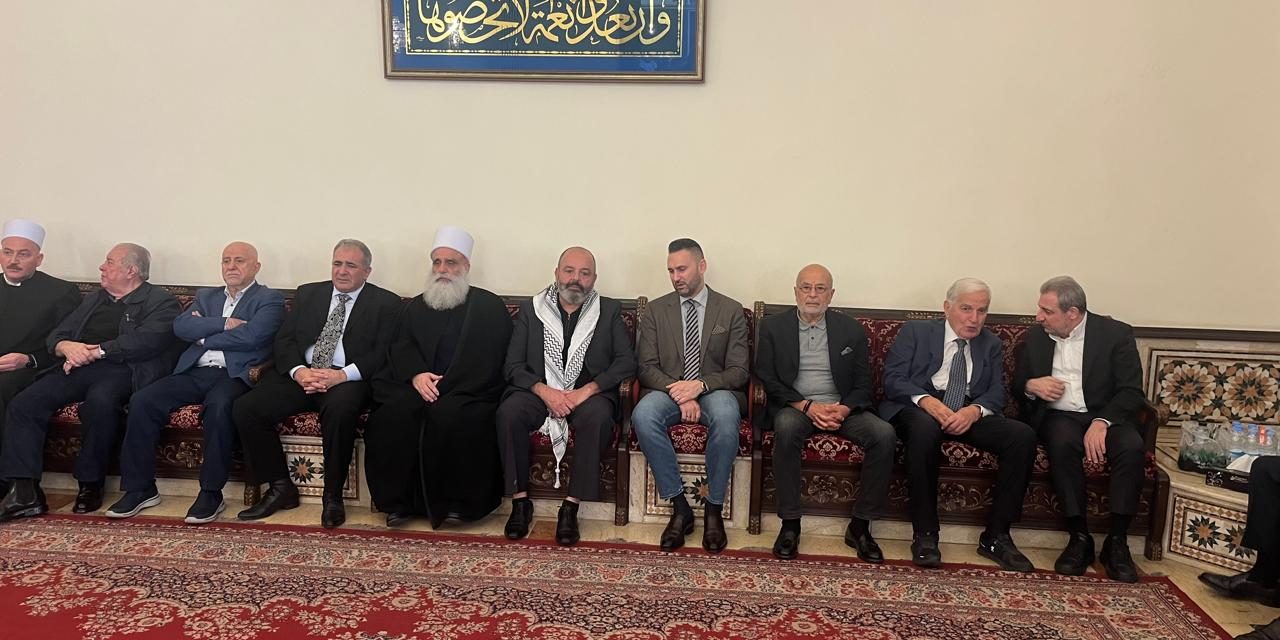 النائب جنبلاط قدّم واللقاء الديمقراطي العزاء بالشاعر طليع حمدان بحضور شيخ العقل سامي أبي المنى