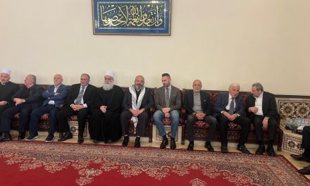 النائب جنبلاط قدّم واللقاء الديمقراطي العزاء بالشاعر طليع حمدان بحضور شيخ العقل سامي أبي المنى