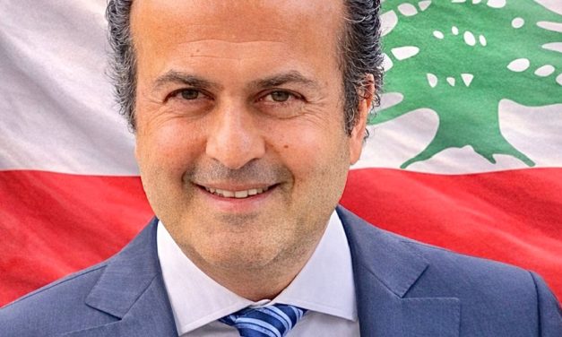 هشام الفرزلي: اذا كان حزب الله لا يوافق على سياسة الحكومة وقراراتها عليه الاستقالة من الحكومة!