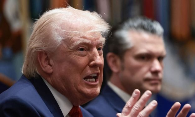 ترامب يُطلق اسمه على مضيق هرمز!