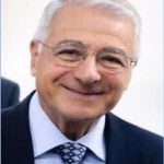 سمير إبراهيم خاطر… سيرةُ رجلٍ خدم الدولة بضميرٍ حيّ وترك في خربة قنافار إرثًا من الكرامة والعطاء