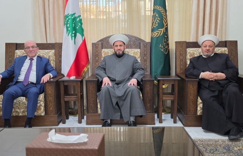 منور الجراح يزور المفتي الغزاوي ورئيس دائرة الأوقاف مثنياً على التنسيق والتعاون بينهما