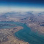 تقارب أميركي–إيراني خلف الكواليس… واتفاق مرحلي حول مضيق هرمز