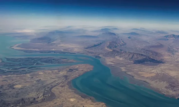 تقارب أميركي–إيراني خلف الكواليس… واتفاق مرحلي حول مضيق هرمز