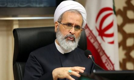 الانقسام الإيراني: “أعرافي” يخوض معركة خلافة للمرشد