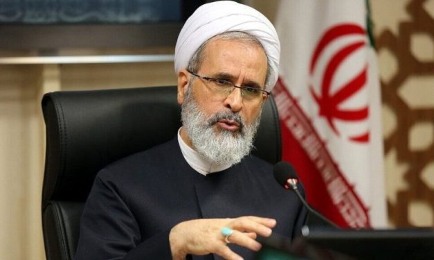 الانقسام الإيراني: “أعرافي” يخوض معركة خلافة للمرشد