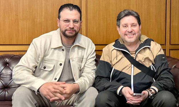 خضر عكنان إلى هاني شاكر: أنا القريب العاجز… وأنت الوجع الذي لا يُحتمل