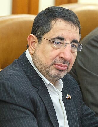 “منفتحون على النقاش بالسلاح بهذه الحالة”… الحاج حسن: “طوشونا” بقرار الحرب والسلم