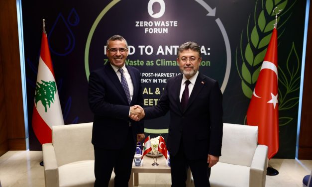 وزير الزراعة نزار هاني يشارك في مؤتمر “Zero Waste Forum” في تركيا ويبحث تعزيز التعاون الزراعي مع نظيره التركي